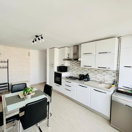 Denis Apartament Turda Exterior foto